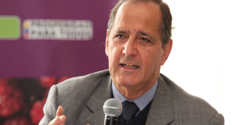 Juan Camilo Restrepo negociador con el Eln
