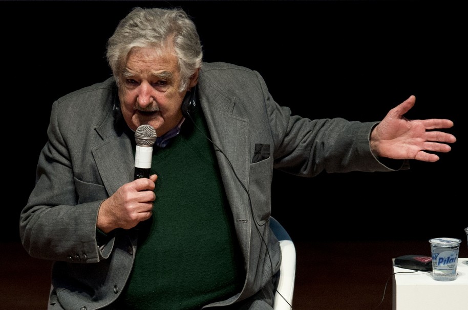 La paz en Colombia, tema de José Mujica