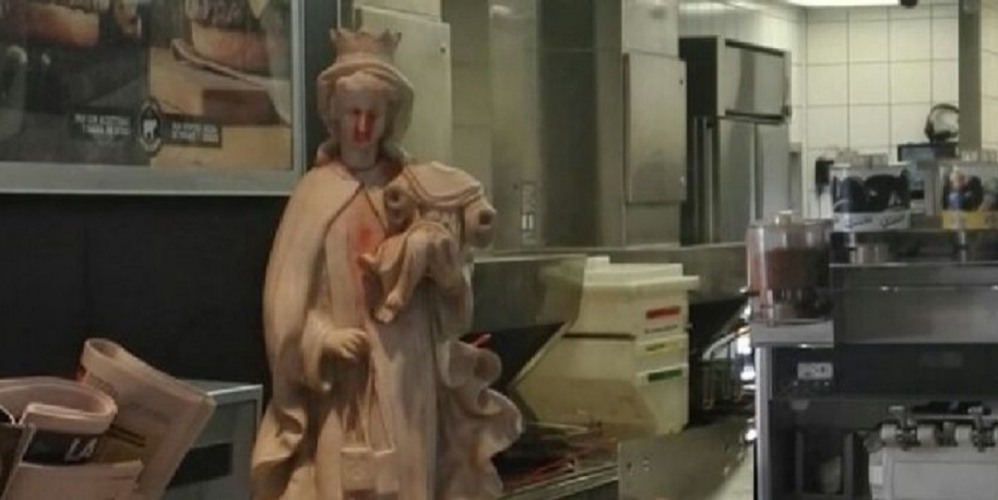 Virgen con niño decapitado.