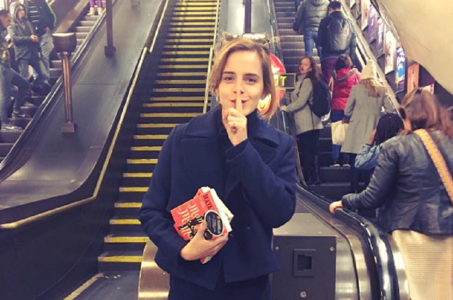 Emma Watson en el metro de Londres