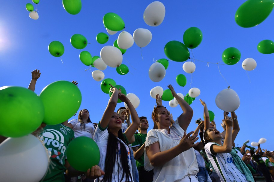 Globos verdes y blancos simbolizaron el último vuelo de Chapecoense