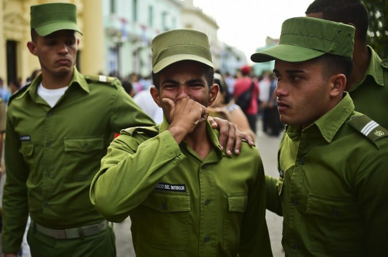 Soldados lloran la muerte del líder revolucionario cubano Fidel Castro. Pulzo.com