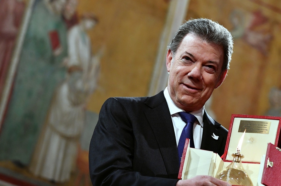 Presidente Juan Manuel Santos recibió premio 'Lámpara de la paz de San Francisco de Asís'