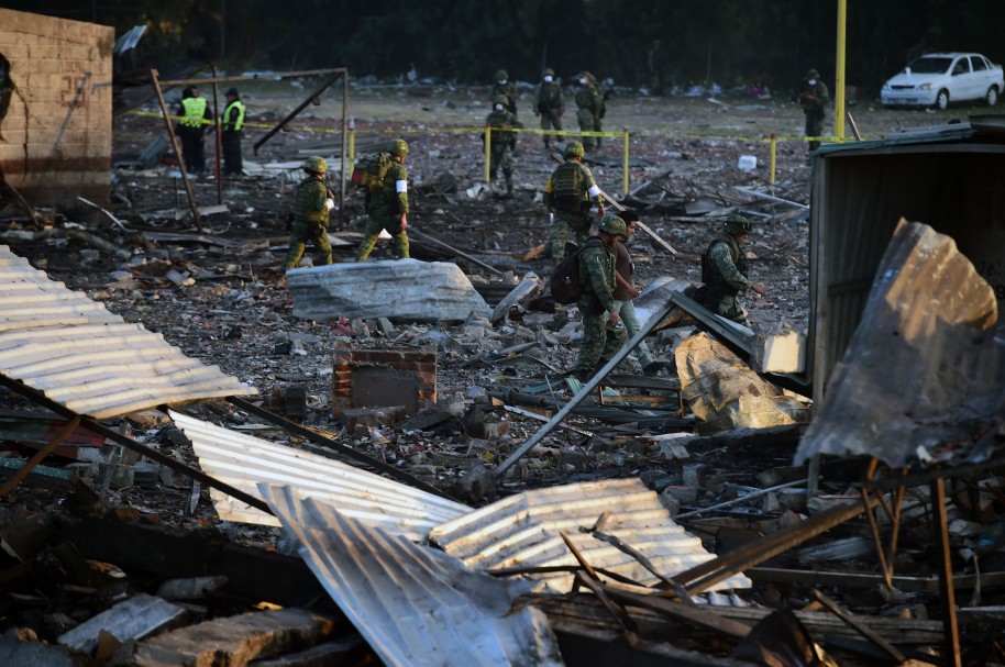 Explosión en mercado de pólvora en México