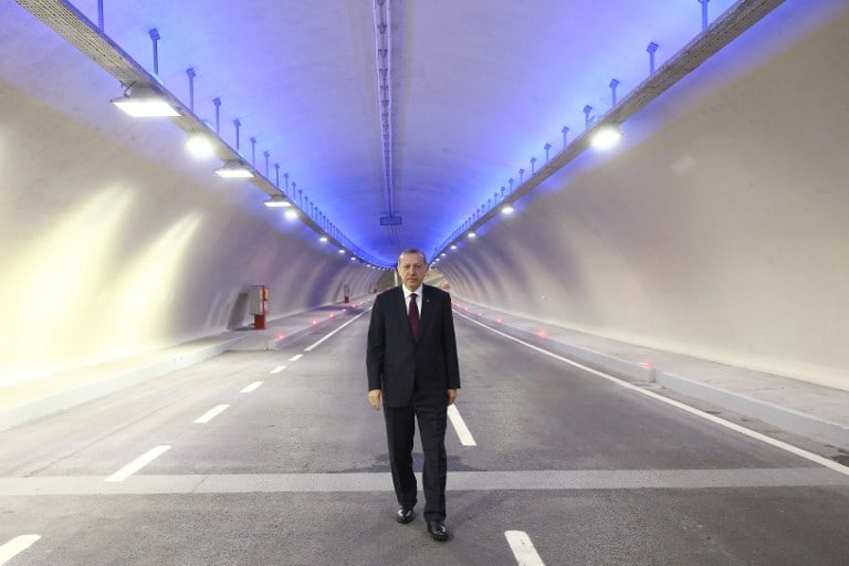 Turquía inauguró el túnel submarino más profundo del mundo.