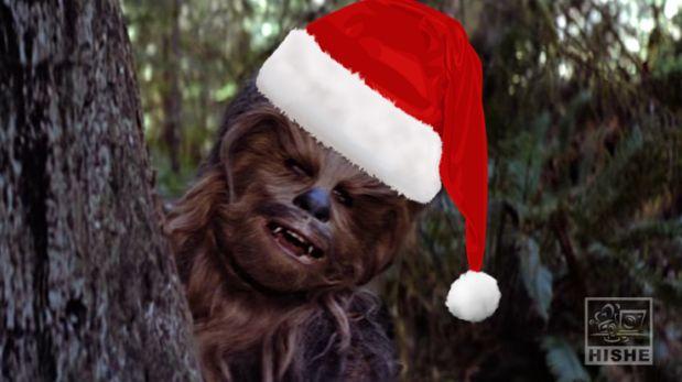 Chewbacca se contagia del ambiente navideño y ‘cantó’ ‘Noche de paz’.