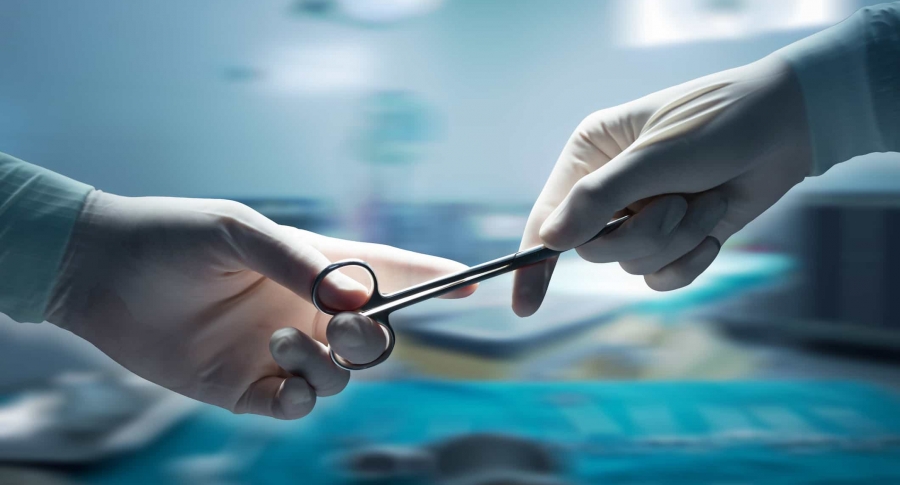 Cirujanos extrajeron unas tijeras del estómago de un paciente