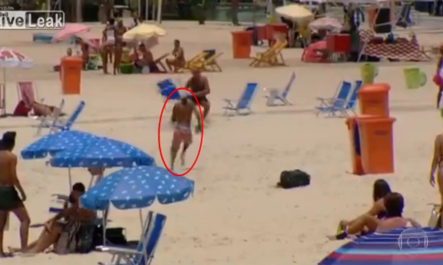 Ladrón es perseguido y agredido en playa de Copacabana. Pulzo.com