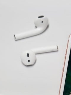 AirPods