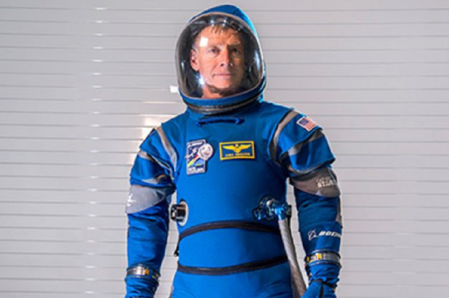 Comparan nuevo traje de la NASA con los de ‘2001: una odisea del espacio’