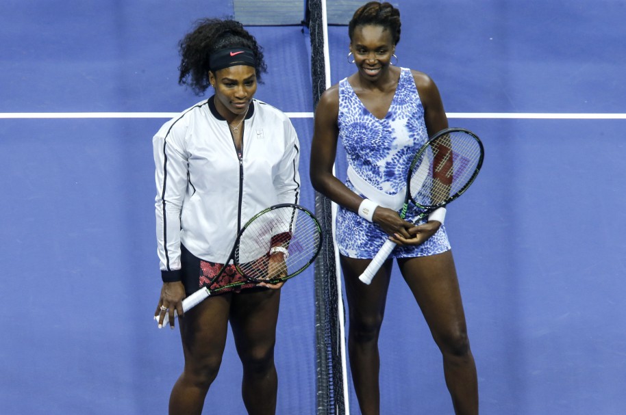 Las hermanas Williams, previo a su enfrentamiento por os cuartos de final del Abierto de los Estados Unidos, en 2015