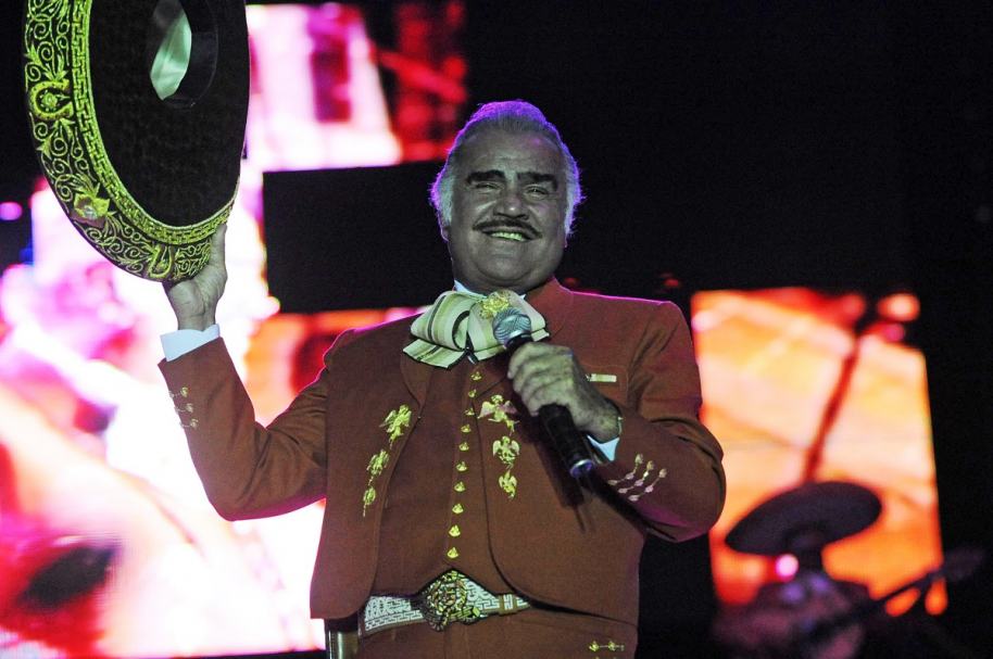 Vicente Fernández, cantante mexicano.