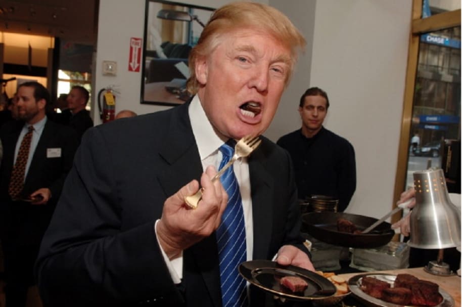 Trump, comiendo