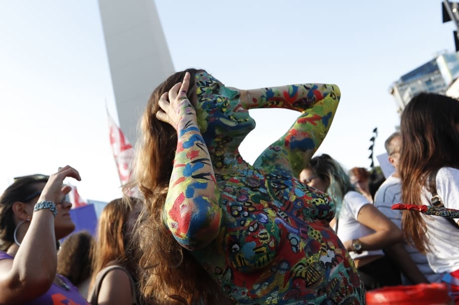 "Tetazo" en Buenos Aires contra la prohibición de hacer "topless" en Argentina "Tetazo" en Buenos Aires contra la prohibición de hacer "topless" en Argentina