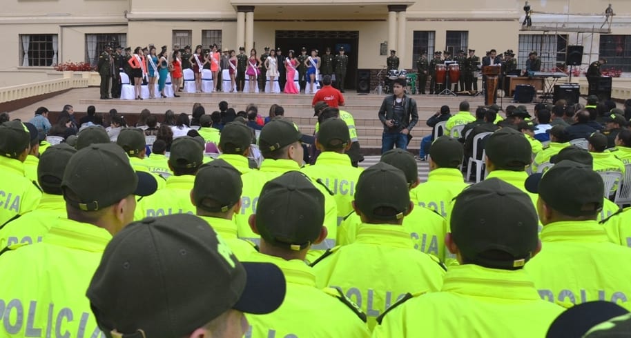 Policías