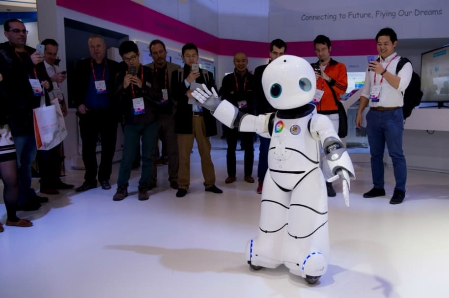 Robot baila en el Congreso Mundial de Móviles.