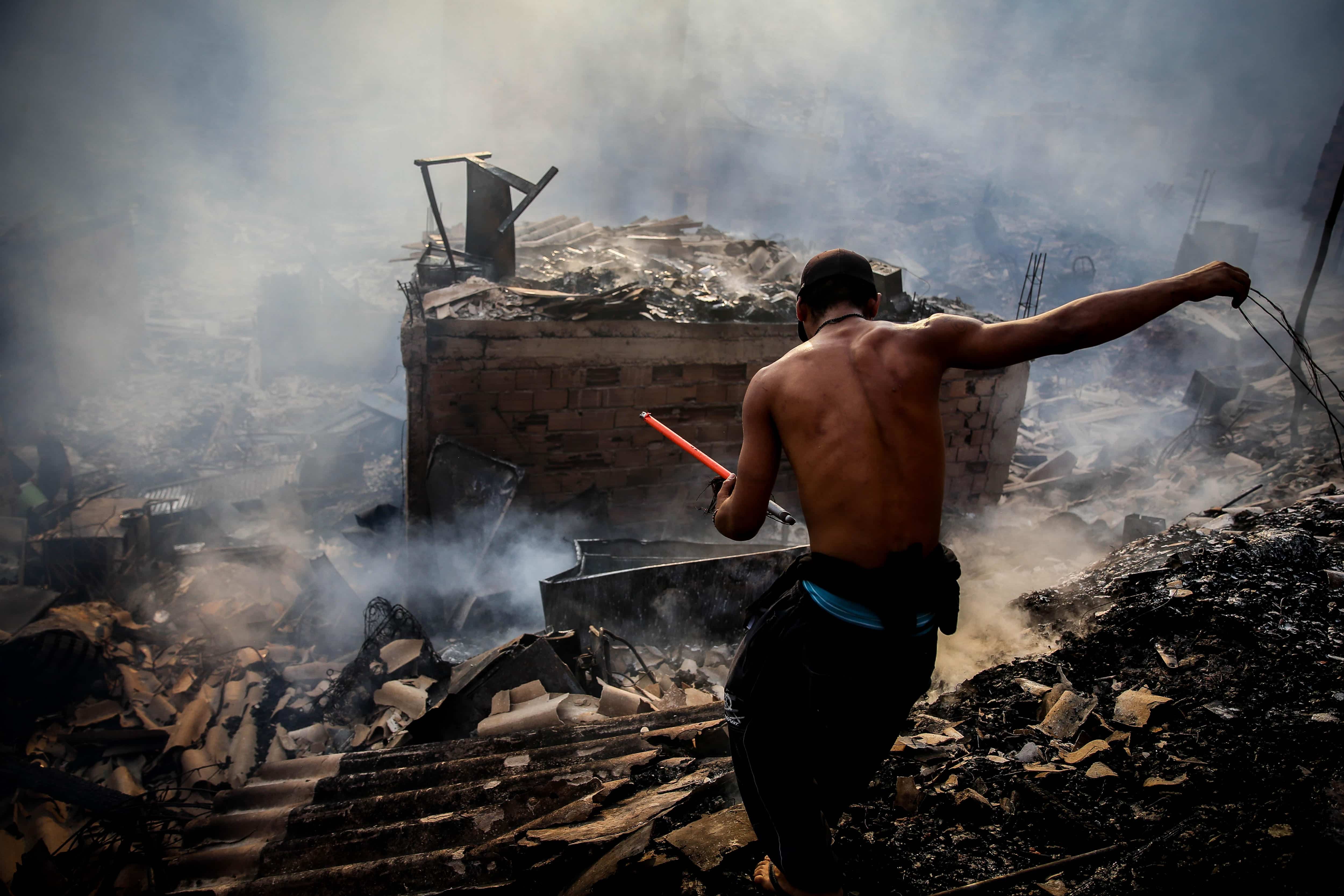 INCENDIO DESTRUYE MEDIO CENTENAR DE VIVIENDAS EN SAO PAULO INCENDIO DESTRUYE MEDIO CENTENAR DE VIVIENDAS EN SAO PAULO