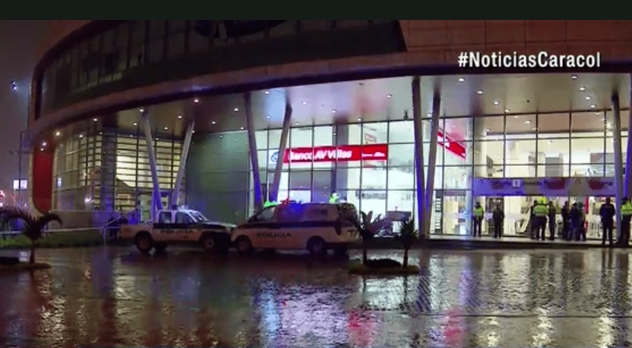 Crimen frente al centro comercial Titán Plaza