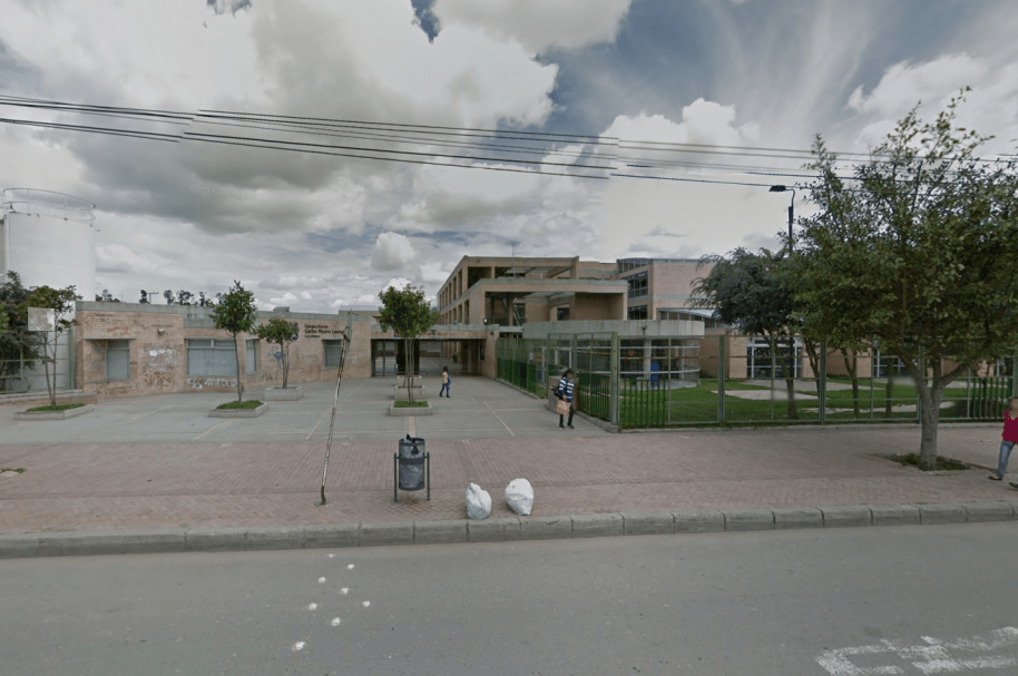 Colegio Carlos Pizarro, ubicado en la localidad de Bosa