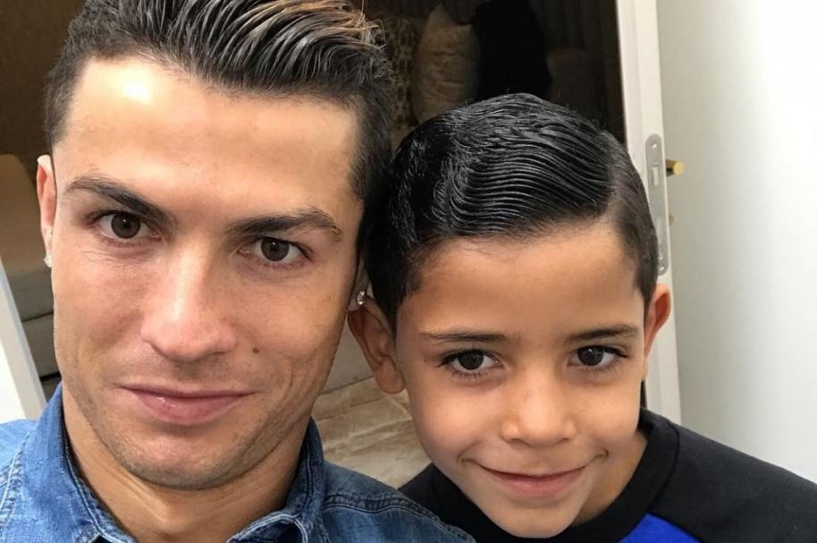 Cristiano Ronaldo, futbolista del Real Madrid, y su hijo Cristiano Jr.