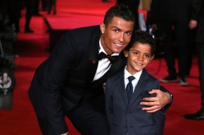 Cristiano Ronaldo, futbolista del Real Madrid, y su hijo Cristiano Jr.