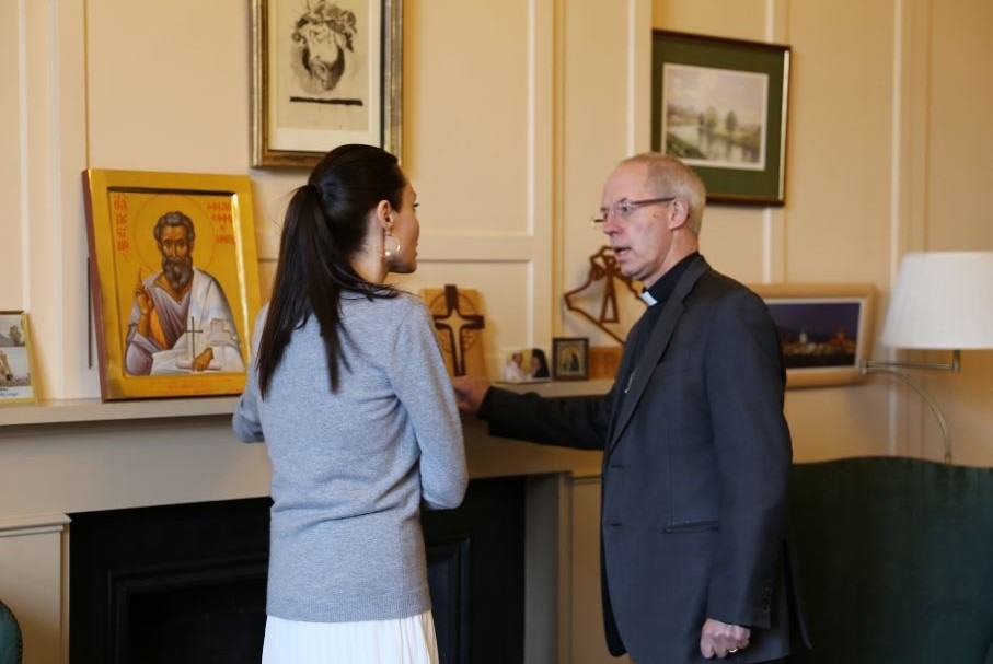 Angelina Jolie y el Arzobispo de Canterbury  Justin Welby