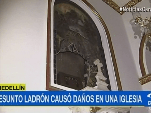 Vitral destruido por presunto ladrón en iglesia de Medellín. Pulzo.com Vitral destruido por presunto ladrón en iglesia de Medellín. Pulzo.com