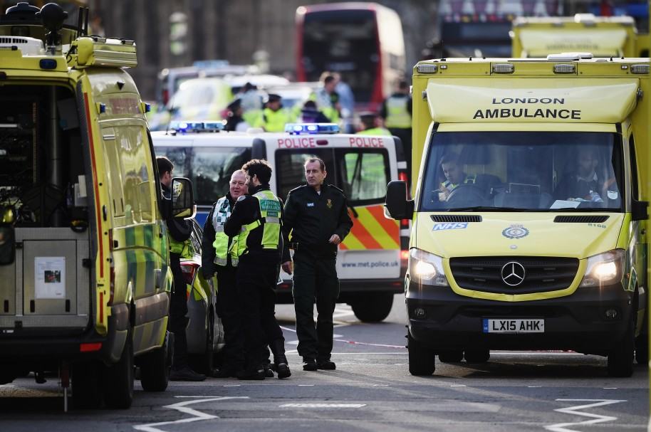 Servicios de emergencia atienden a los heridos en Londres Servicios de emergencia atienden a los heridos en Londres