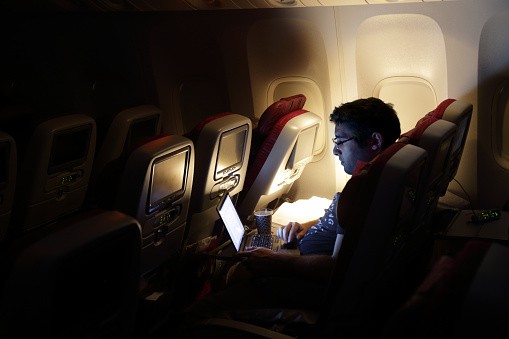 Portátil en avión