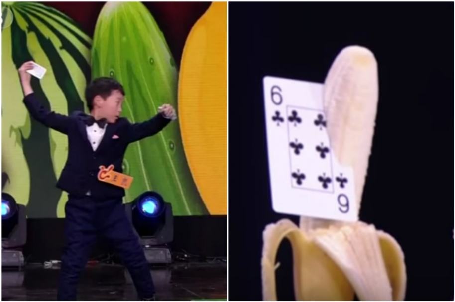 Niño corta frutas con naipes.