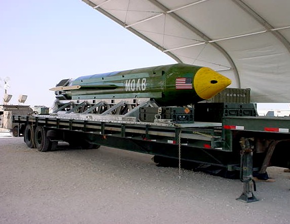 Bomba estadounidense GBU-43/B