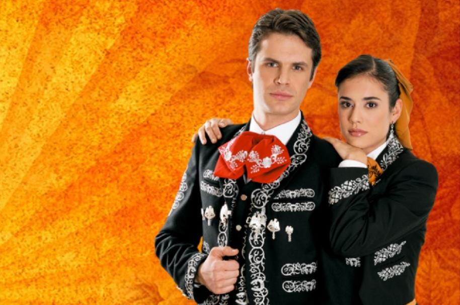 Mark Tacher y Carolina Ramírez, protagonistas de 'La hija del mariachi'.