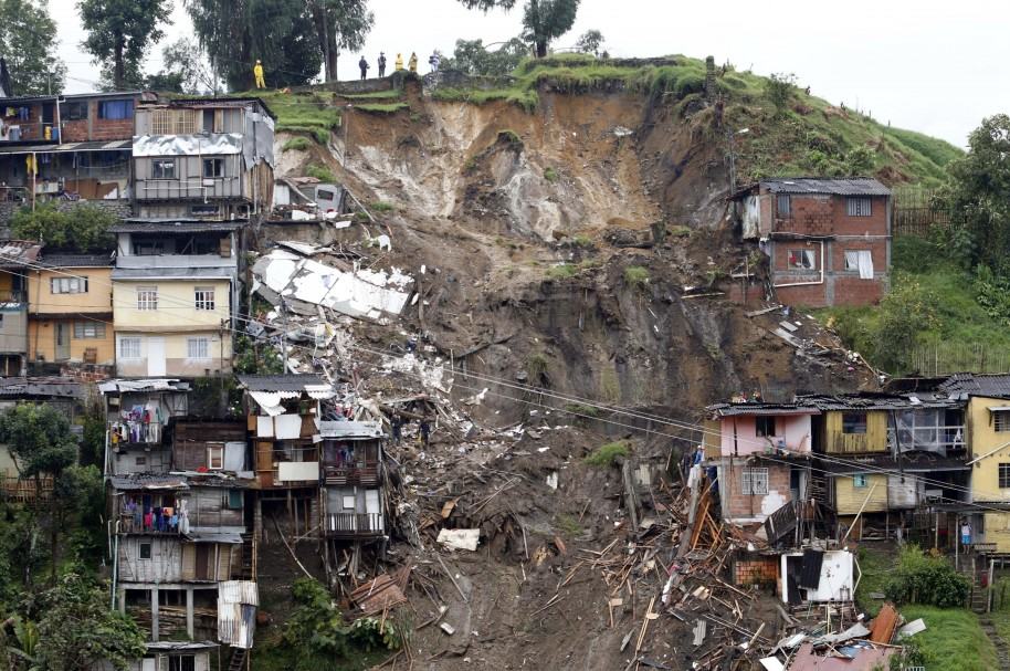AL MENOS 11 MUERTOS POR LLUVIAS EN CIUDAD COLOMBIANA DE MANIZALES