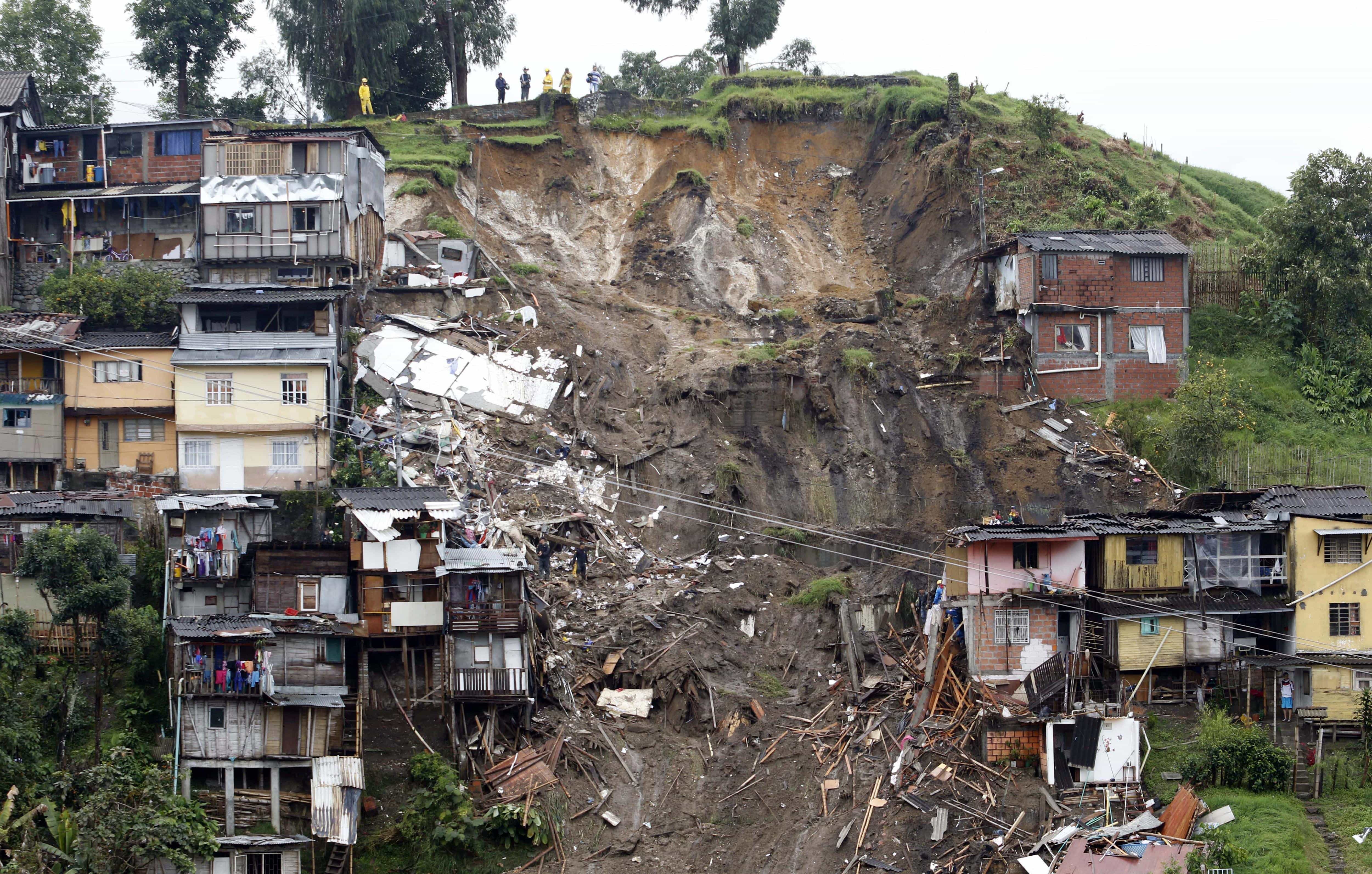 AL MENOS 11 MUERTOS POR LLUVIAS EN CIUDAD COLOMBIANA DE MANIZALES
