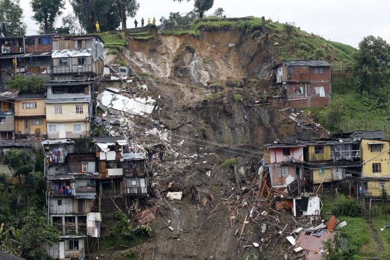 Uno de los deslizamientos de tierra ocurridos en Manizales tras fuertes lluvias. Pulzo.com Uno de los deslizamientos de tierra ocurridos en Manizales tras fuertes lluvias. Pulzo.com
