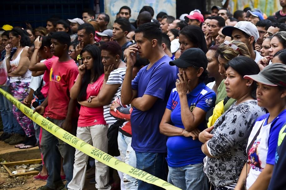 Noche de saqueos en Venezuela