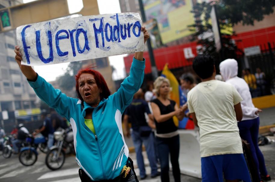 Opositora en plantón contra Maduro