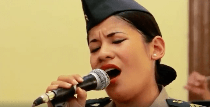 Policía del Perú cantando 'Despacito'. Pulzo.com