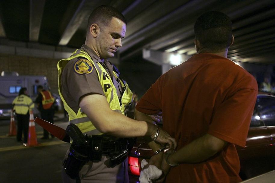 Policía de Miami detiene a un hombre (imagen de referencia)