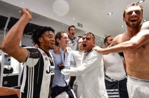Celebración de Cuadrado con Juventus