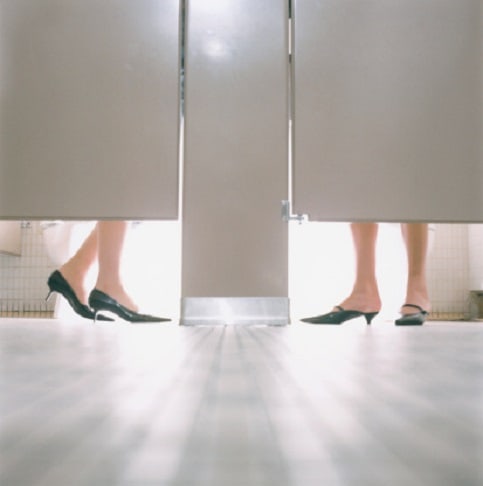 Mujeres en baño