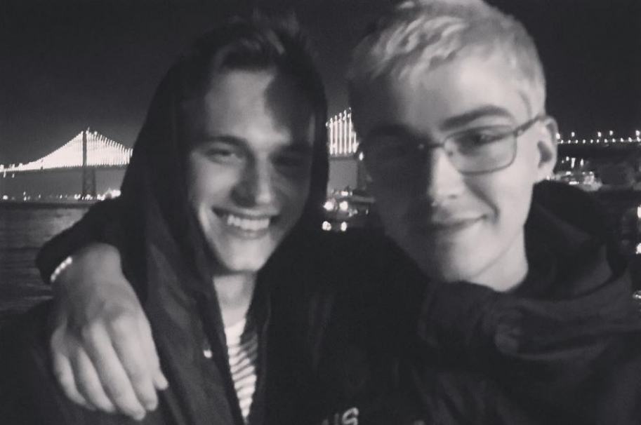 Miles Heizer y Brandon Flynn