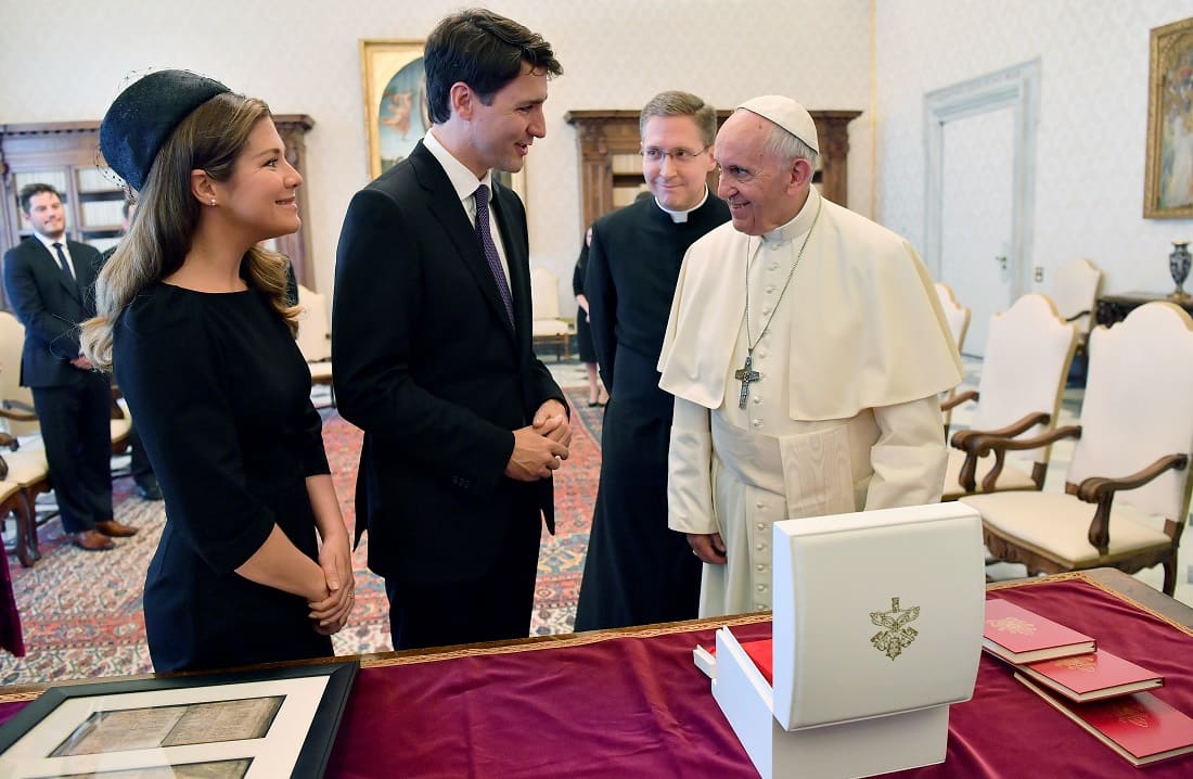 Justin Trudeau con el papa Francisco Justin Trudeau con el papa Francisco