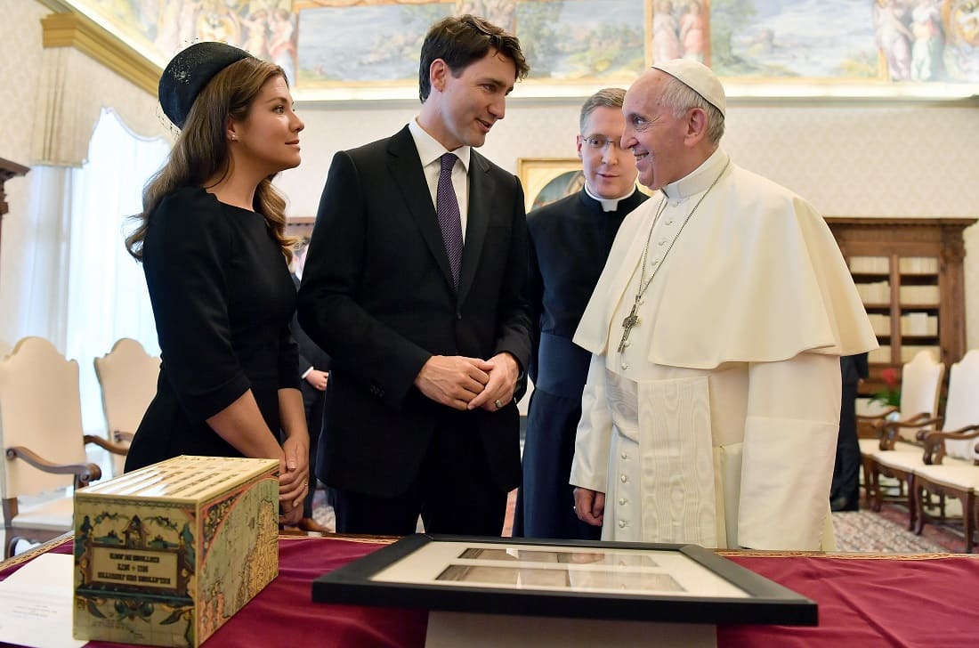 Justin Trudeau con el papa Francisco Justin Trudeau con el papa Francisco