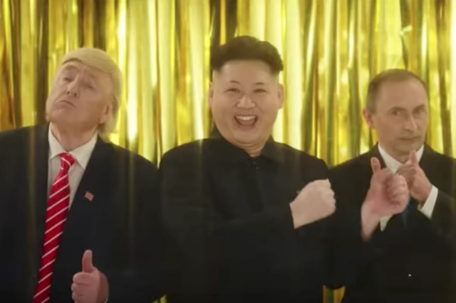 Actores representan a Trump, Putin y Kim Jong-un en comercial.