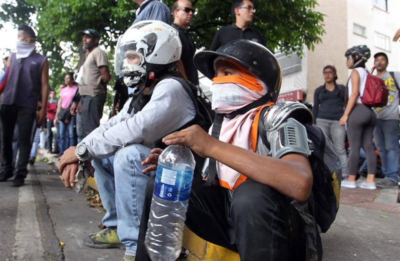 AL MENOS 89 HERIDOS TRAS PROTESTA OPOSITORA EN CARACAS
