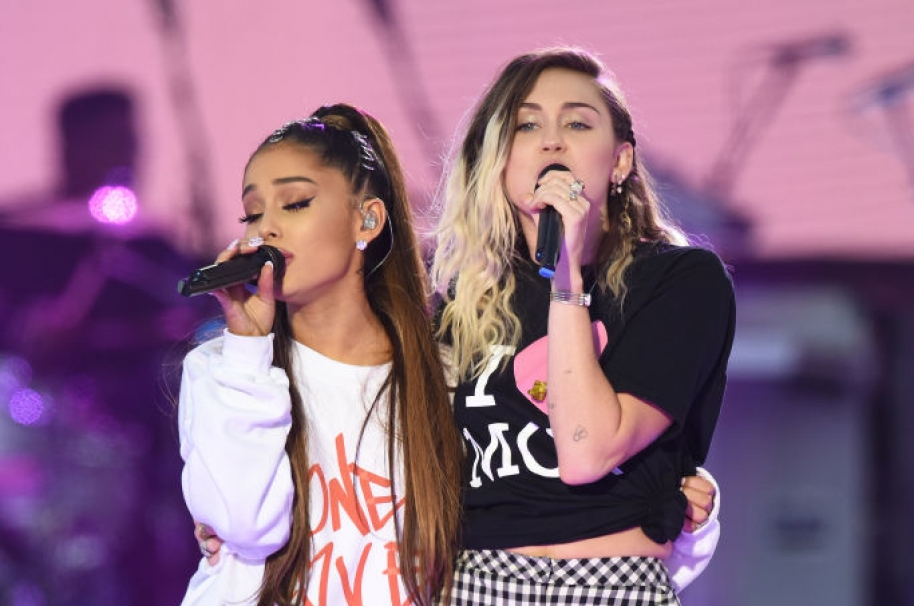 Ariana Grande y Miley Cyrus