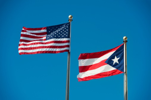 Banderas de Estados Unidos y Puerto Rico
