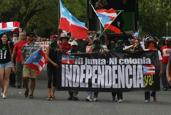 Puertorriqueños Se Manifiestan En Las Calles A Favor De La Independencia