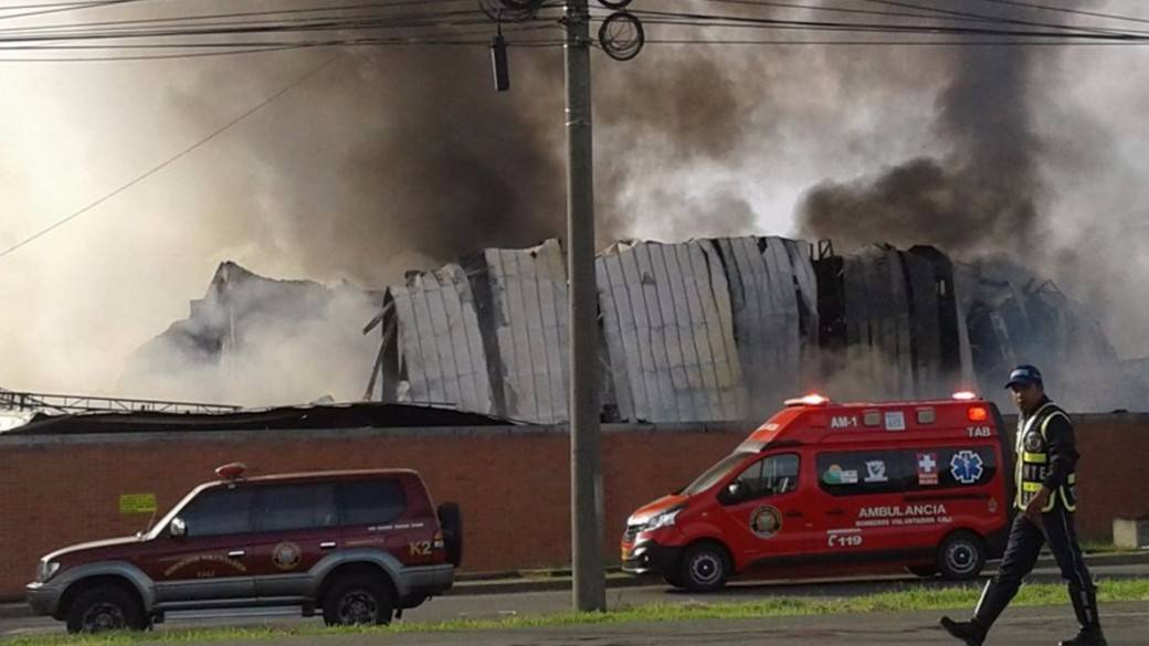 Incendio en bodegas de Yumbo, Valle del Cauca. Pulzo.com